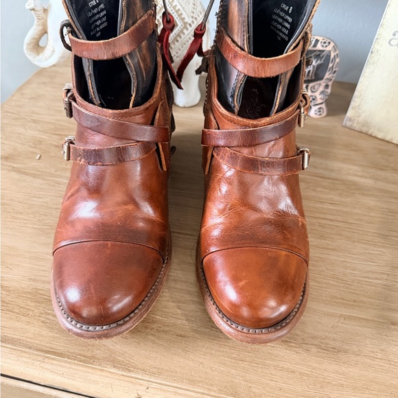 Freebird by Steven Brown Ankle Boots - Picture 2 of 6